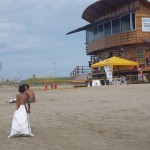 Ministerio de Ambiente Manabí y Ecoplayas se unen en feriado por Semana Santa para cuidar la playa El Murciélago