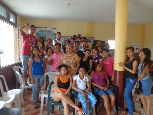 Murciélago Surf Club comparte experiencias con Jóvenes en San Mateo