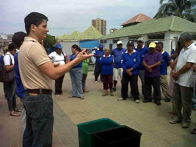 Ecoplayas aportando con charlas dirigidas a las Asociaciones de Comerciantes de la playa El Murciélago