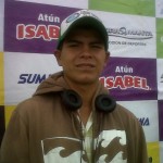 Jipson Villavicencio participante del circuito de verano “Surf Sumbawa 2013”