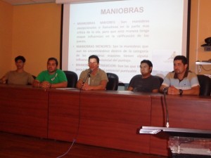 Charla técnica para competidores del circuito de verano “Surf Sumbawa 2013”