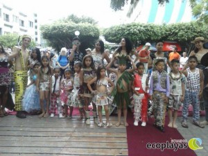  Desfile de trajes reciclables 