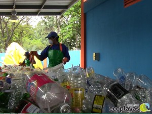 Miembros del comité de apoyo para el PGIDS-Playa El Murciélago visitan fundación Malecón 2000