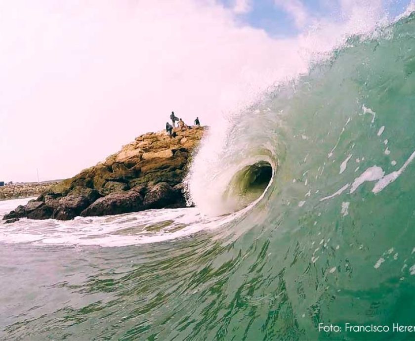 Deportes-extremos-adrenalina-sobre-el-mar-ecoplayas-ecuador-foto-francisco-herrera