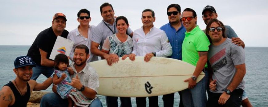 Convenio-de-cooperacion-para-la-practica-del-Surf-en-el-puerto-de-San-Mateo-1