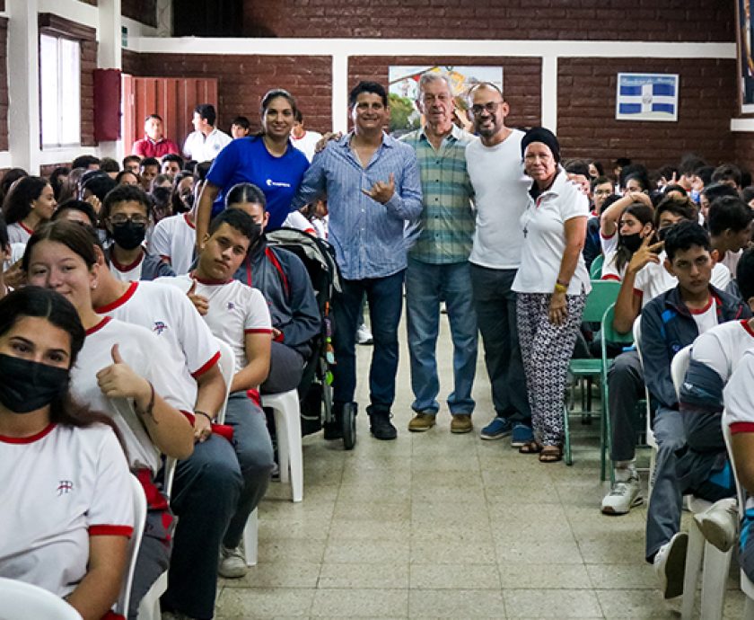 Educamos-a-150-estudiantes-de-la-Unidad-Educativa-Julio-Pierregrose-con-el-mensaje-#LlévateTuBasura-10