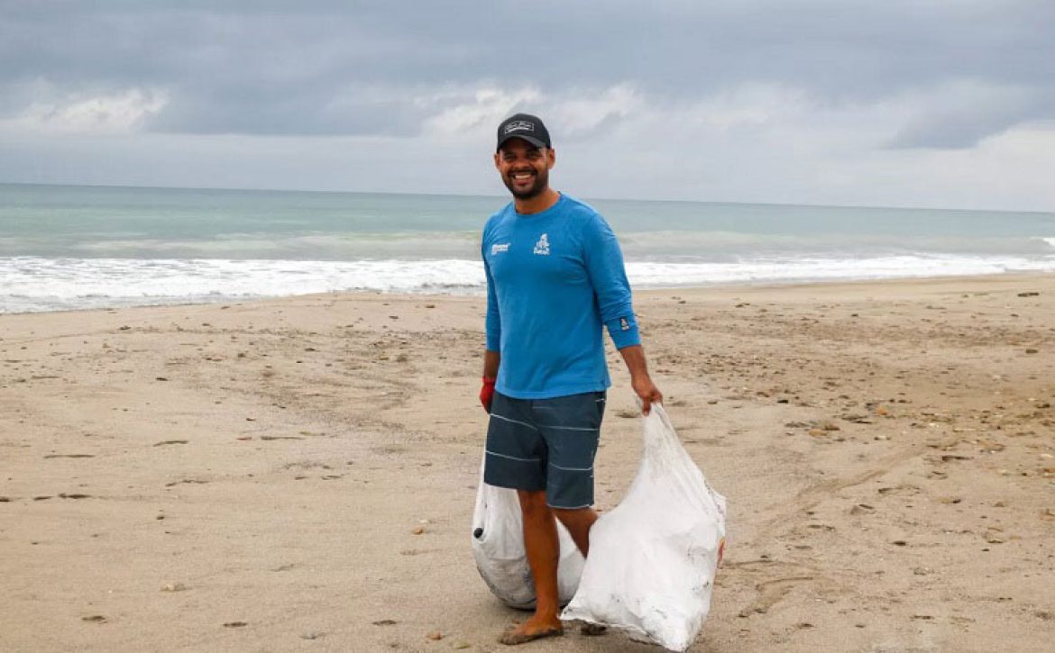 Logramos retirar 250 libras de basura de la playa Santa Marianita