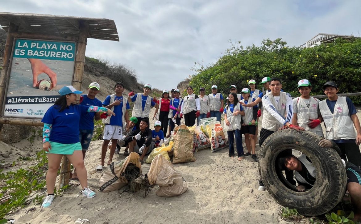 Celebrando-el-Mes-de-la-Juventud-Accion-y-Comunidad-en-las-Playas-de-Santa-Marianita-2